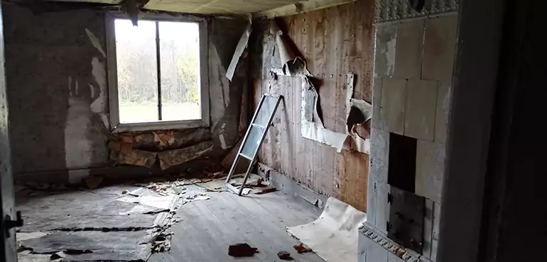 Why Selling a Distressed House Through Traditional Methods Fails in Oklahoma